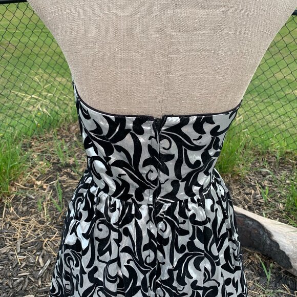 Vintage 90s LA Glo Silver Metallic Black Velvet Strapless Fit and Flare Dress - Picture 8 of 15